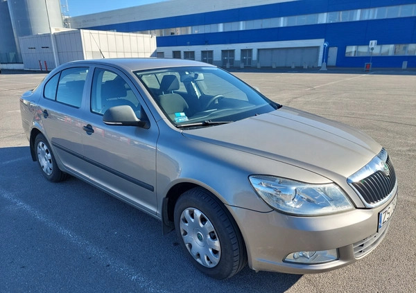 Skoda Octavia cena 16900 przebieg: 169690, rok produkcji 2010 z Szczecin małe 121